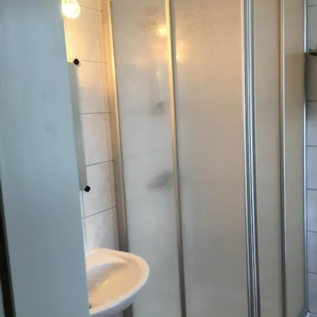 Zum Stadtwald 3*