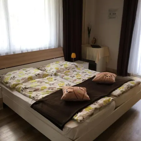 بيت ريفي Zum Stadtwald 3*